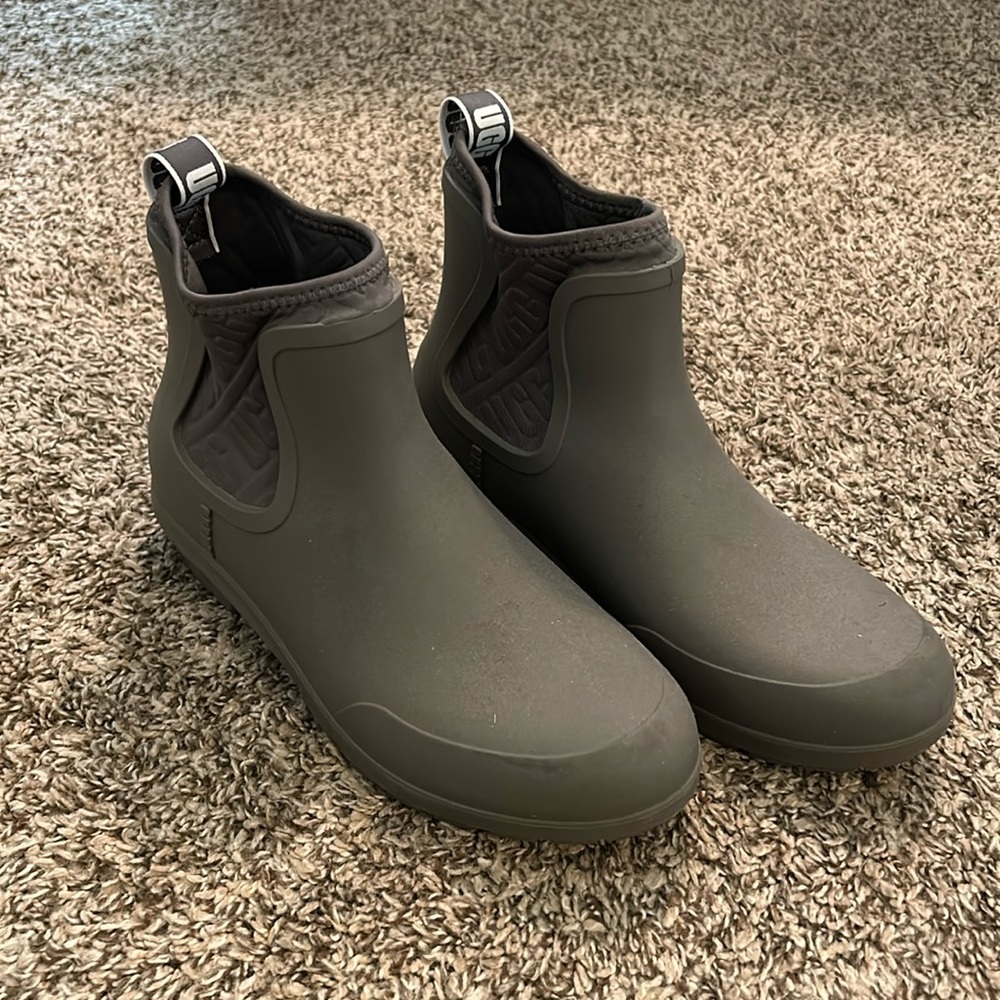 UGG Droplet Booties